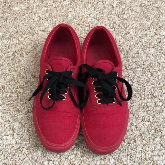 Vans Triple Red Low Lace Up Skate Shoes with Black Laces - Picture 8 of 9